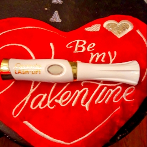 Heated eyelash curler usb charger - Picture 1 of 4